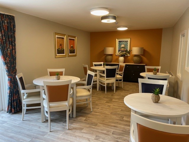 care home dining room tables and chairs